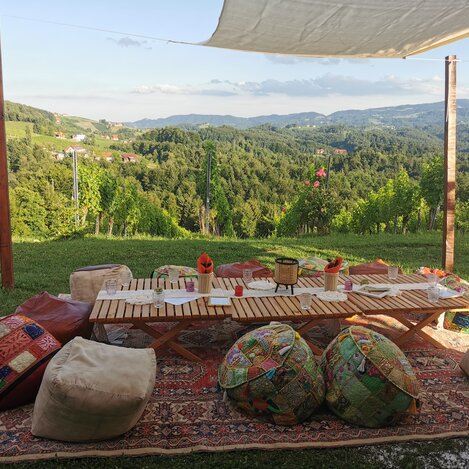 Boho by Kilger – lukullische Highlights inmitten der atemberaubenden Weinberge der Südsteiermark – im Sommer mit DJ – wird gewiss nicht lange ein Geheimtipp bleiben! - Lena Maikisch | © STG | Lena Maikisch