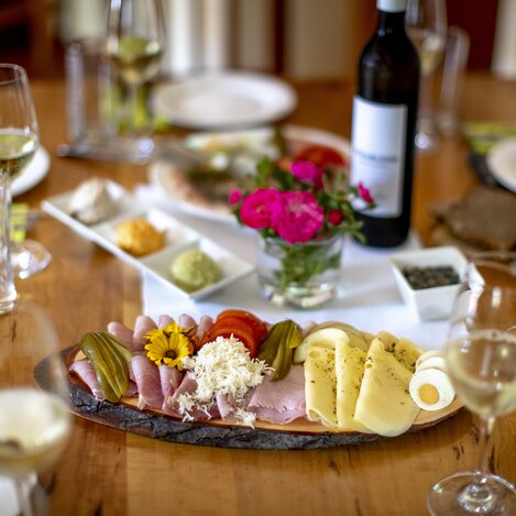 Aufgetischt: die Buschenschankjause | © STG | Tom Lamm