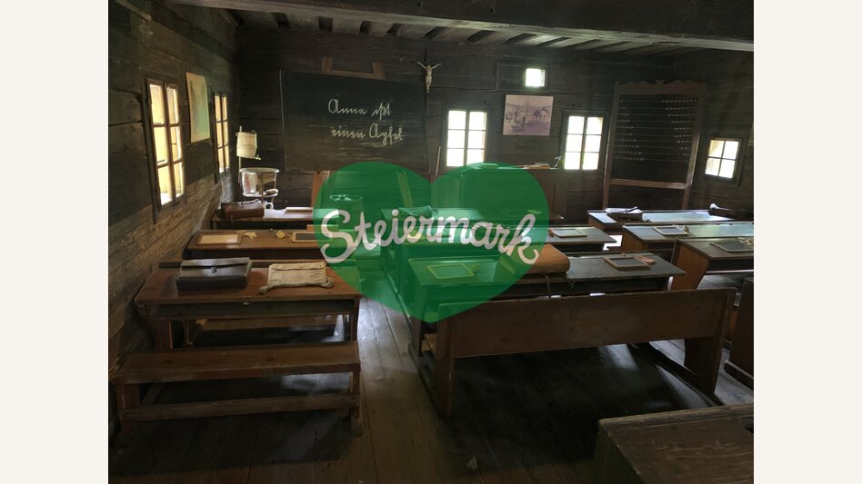 Klassenzimmer im Freilichtmuseum Stübing | © STG | Sarah Valda