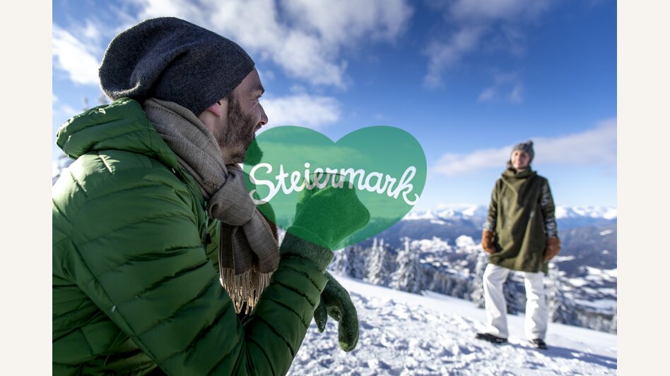 Aufwärmen beim Spazierengehen auf der Frauenalpe | © STG | Tom Lamm