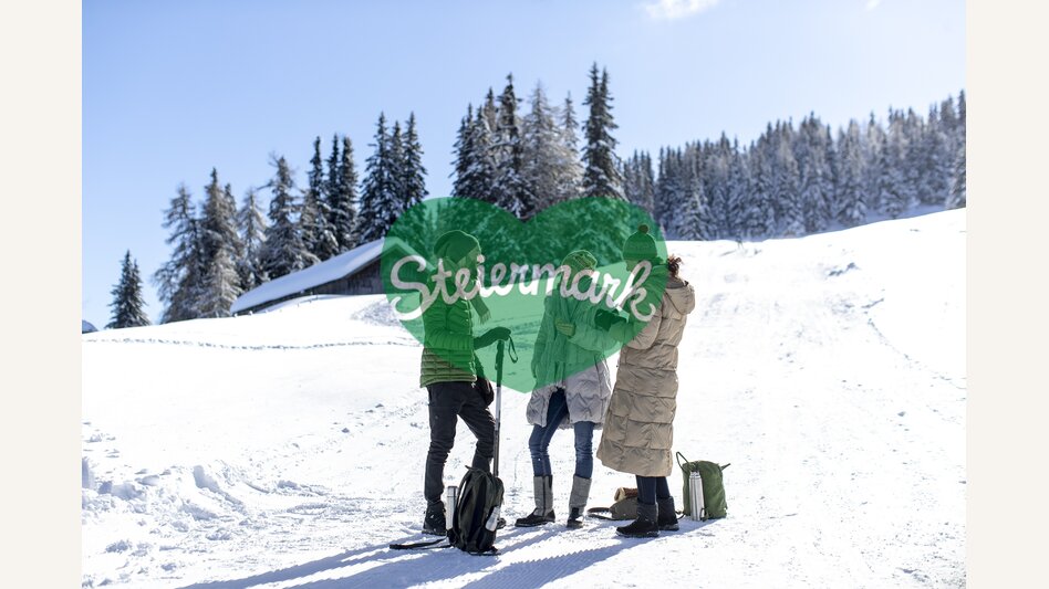 Aufwärmen und Stärken beim Spazierengehen auf der Frauenalpe | © STG | Tom Lamm