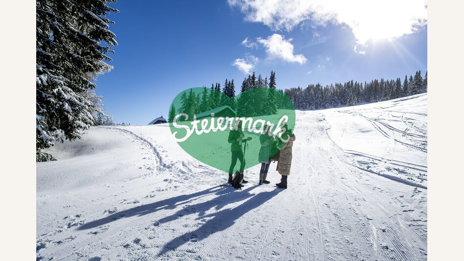 Aufwärmen und Stärken beim Spazierengehen auf der Frauenalpe | © STG | Tom Lamm
