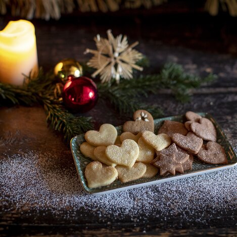 Baking cookies in advent | © Steiermark Tourismus | Tom Lamm