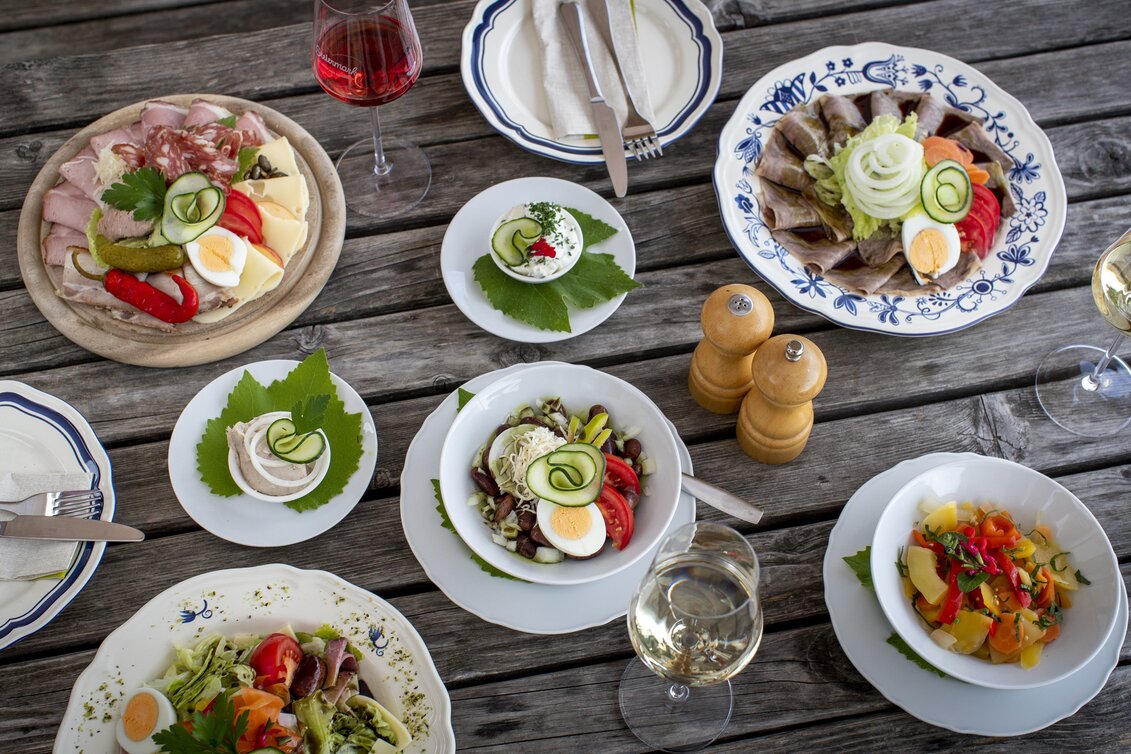 Aufgetischt: die Buschenschankjause | © STG | Tom Lamm