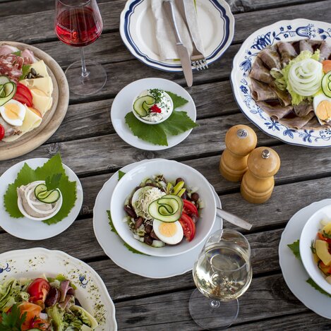 Aufgetischt: die Buschenschankjause | © STG | Tom Lamm