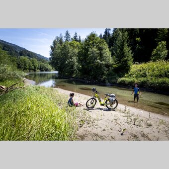Abkühlung am Murradweg | © STG | Tom Lamm