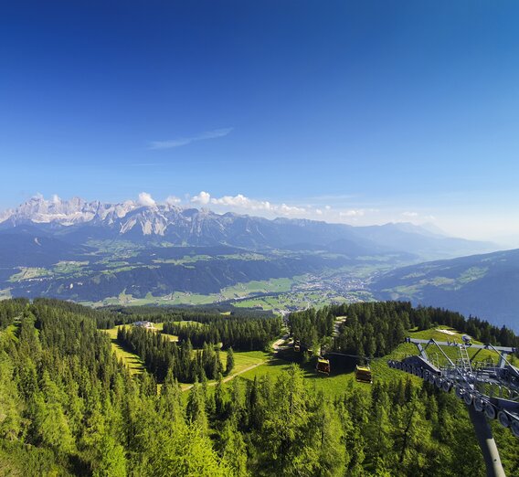 Hochwurzen Gipfelbahn mit Blick auf den Dachstein | © STG | Günther Steininger