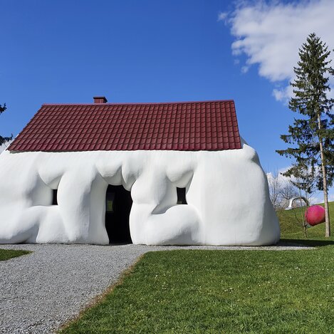 Erwin Wurm House in the Sculpture Park | © Steiermark Tourismus | Günther Steininger