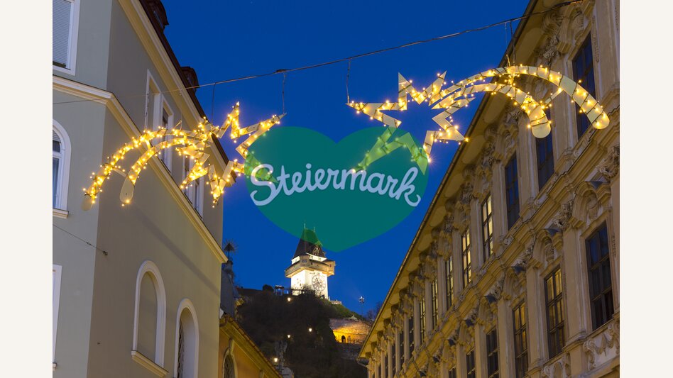 Graz im Advent, Uhrturm im Hintergrund | © STG | Harry Schiffer
