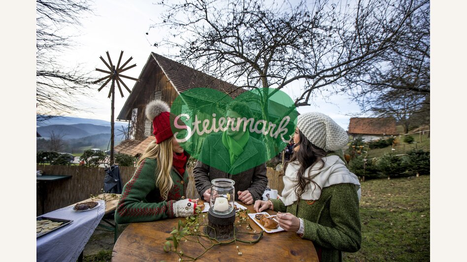 Adventmarkt am Hüblerhof in Semriach, Region Graz | © STG | Tom Lamm