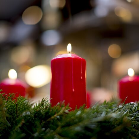 Adventzeit: Adventkranz | © STG | Tom Lamm