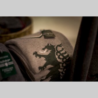 Pantherstrick von Gabi Arzberger. Kaufhaus Caj. Arzberger  | © STG | Tom Lamm