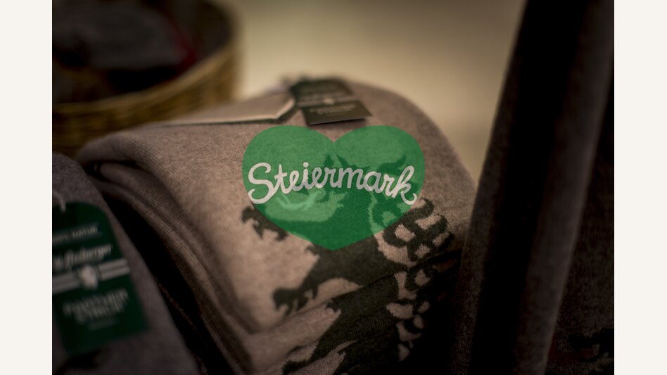 Pantherstrick von Gabi Arzberger. Kaufhaus Caj. Arzberger  | © STG | Tom Lamm