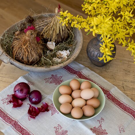 Ostern und Traditionen: Ostereier färben | © STG | Tom Lamm