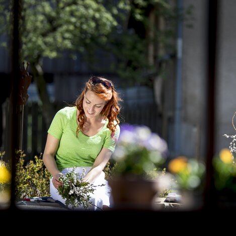Ostern: Palmbuschen binden für den Palmsonntag | © STG | Tom Lamm