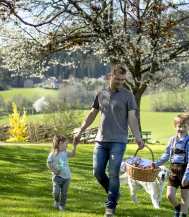 Weihkorb-Tragen am Karsamstag, Oster-Tradition | © STG | Tom Lamm