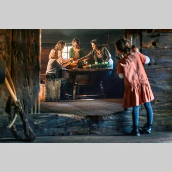 Adventkranzbinden im Freilichtmuseum Stübing | © TV Region Graz | Robert Maybach