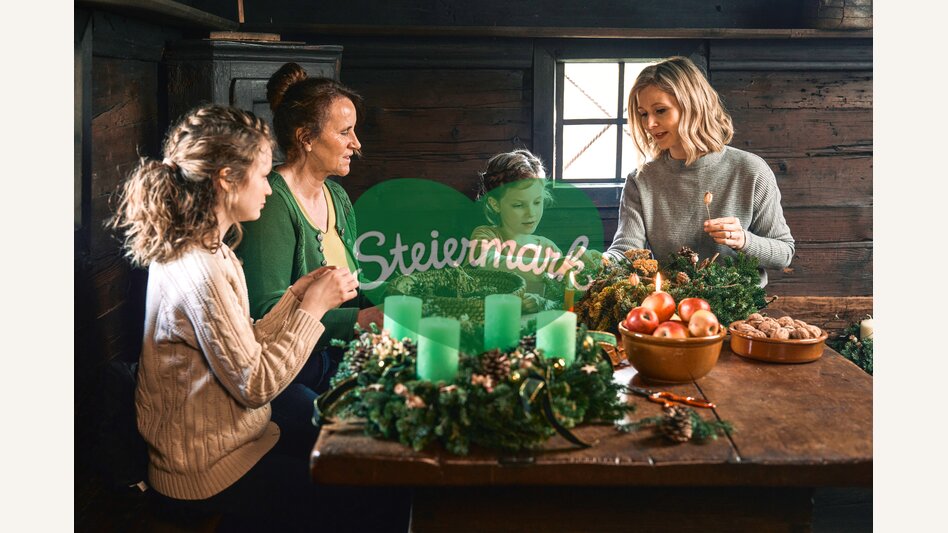 Adventkranzbinden im Freilichtmuseum Stübing | © TV Region Graz | Robert Maybach