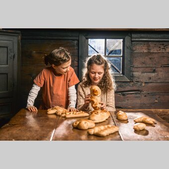 Striezel und mehr backen im Freilichtmuseum Stübing | © TV Region Graz | Robert Maybach
