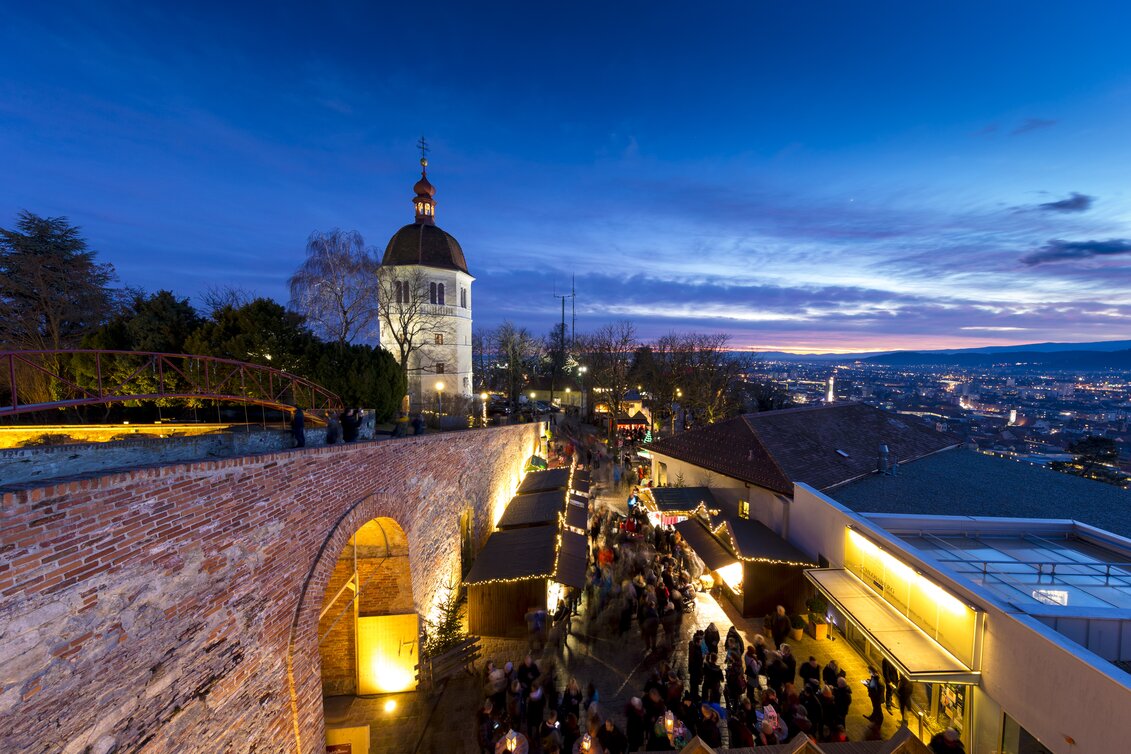 Graz im Advent, Aufsteirern am Schlossberg (Kasematten, Glockenturm) | © STG | Harry Schiffer