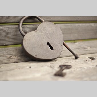 Vorhangschloss in Herzform aus dem 18. Jh. im Schlüsselmuseum Graz | © STG | Bernhard Loder