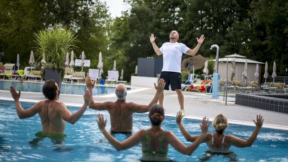 Water gymnastics at the Heiltherme Bad Waltersdorf | © Steiermark Tourismus | Tom Lamm