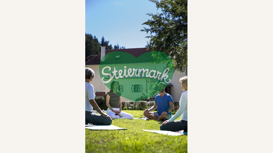 Yoga im Grünen | © STG | Tom Lamm