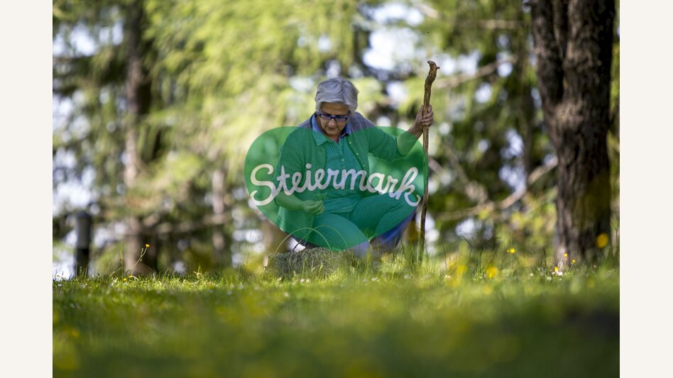 Kräutersammeln im Naturpark Mürzer Oberland | © TV Hochsteiermark | Tom Lamm