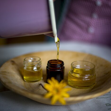 Wohltuendes Johanniskrautöl | © TV Hochsteiermark | Tom Lamm