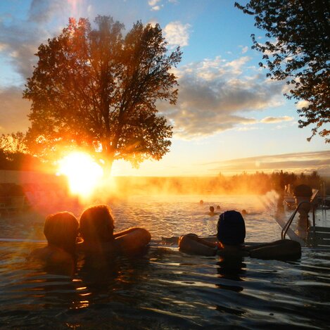 Sonnenuntergang in der Therme | © STG | Gery Wolf