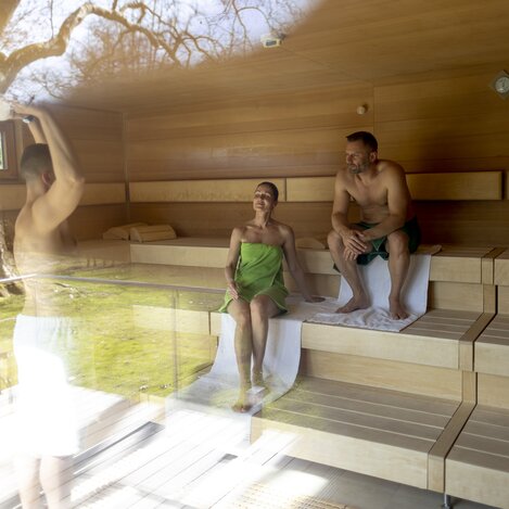 Aufguss in der Saunawelt Therme der Ruhe Bad Gleichenberg | © STG | Tom Lamm