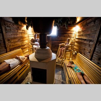 Brechlbad mit Zirbenästen | © STG | Tom Lamm