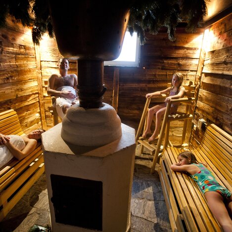 Brechlbad mit Zirbenästen | © STG | Tom Lamm