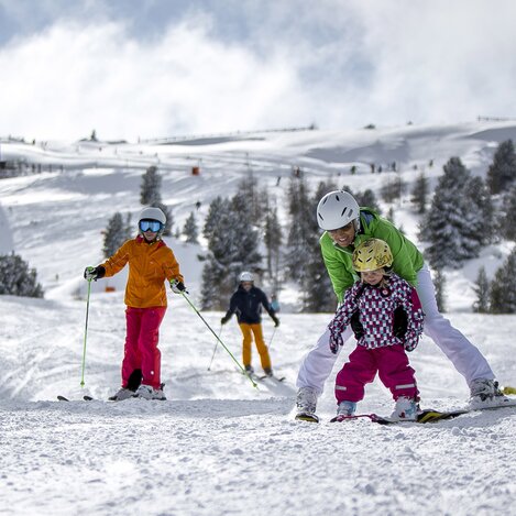 Familie mit Nachwuchs-Skifahrerin am Kreischberg | © STG | Tom Lamm
