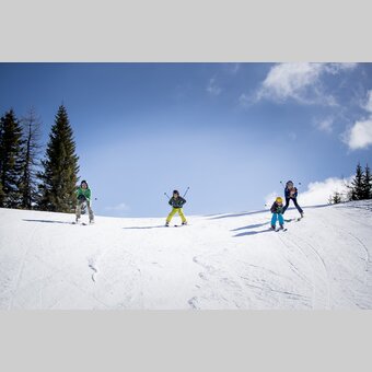 Skifahren mit der Familie auf der Grebenzen | © STG | Tom Lamm