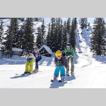 Skifahren mit der Familie auf der Grebenzen | © STG | Tom Lamm