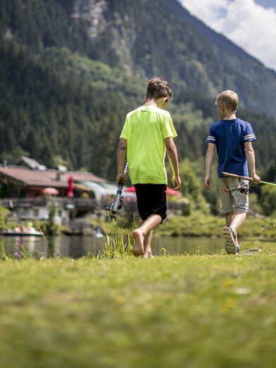 Fishing at Waldhäuselalm, Schladming-Dachstein | © Steiermark Tourismus | Tom Lamm