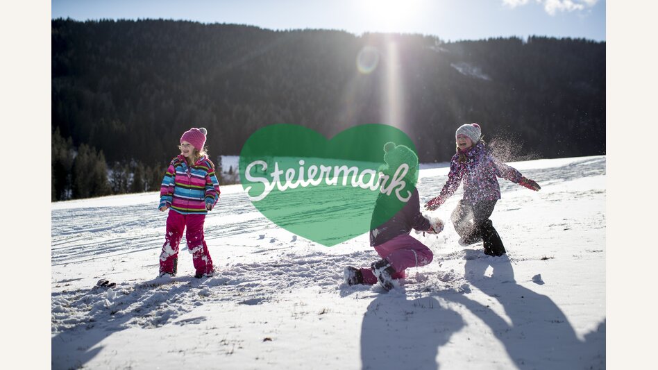 Schneeballschlacht | © STG | Tom Lamm