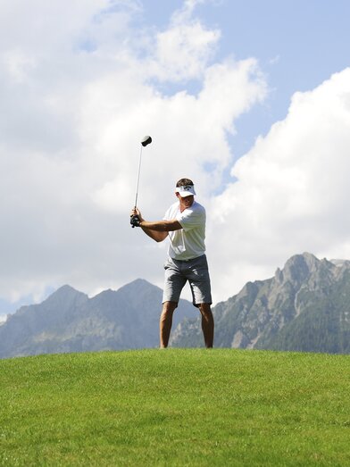 Tee off at the Schladming-Dachstein Golf Club | © Steiermark Tourismus | Gery Wolf