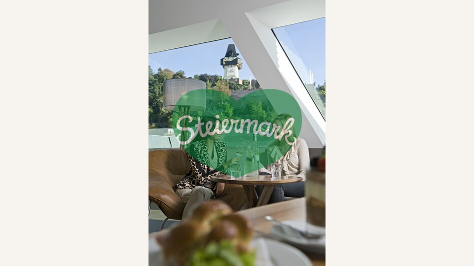 Café Freiblick mit Blick auf Uhrturm | © Graz Tourismus | Muhr