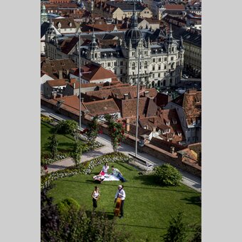 Picknick über den Dächern von Graz | © STG | Tom Lamm