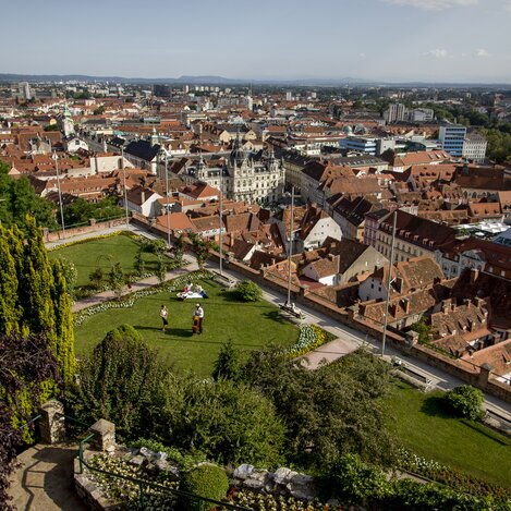 Picknick über den Dächern von Graz | © STG | Tom Lamm