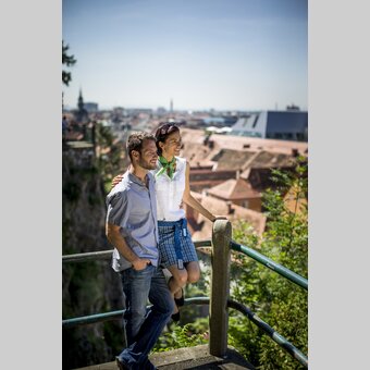 Über den Dächern von Graz auf der Schlossbergstiege | © STG | Tom Lamm