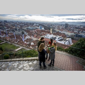 Blick vom Schlossberg auf die Grazer Altstadt  | © STG | Tom Lamm
