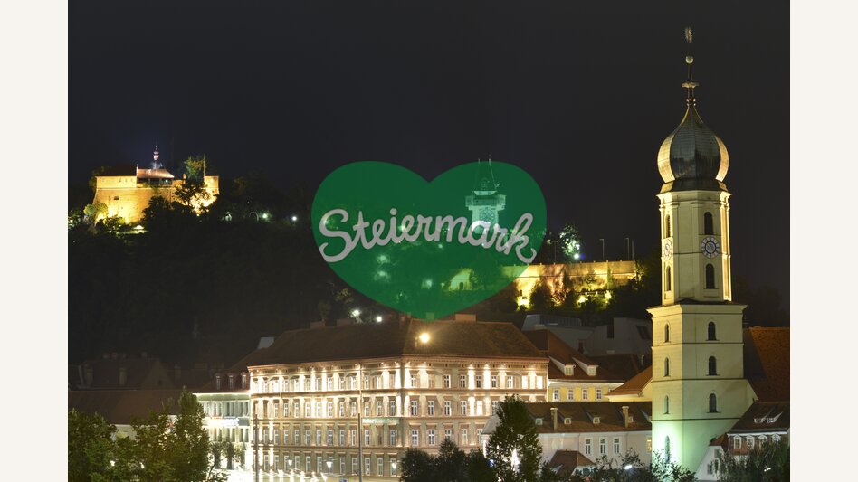 Graz bei Nacht mit Franziskanerkirche, Uhrturm und Bastei | © STG | Thorsten Brönner