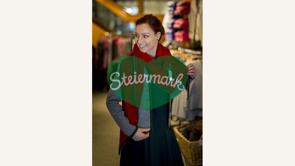 Sehr kleidsam, der Pantherstrick im Kaufhaus Caj. Arzberger in Mariazell, seit 1871 | © STG | Tom Lamm