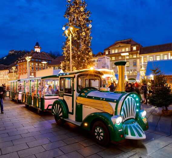 Advent Bummelzug am Grazer Hauptplatz | © Graz Tourismus | Harry Schiffer