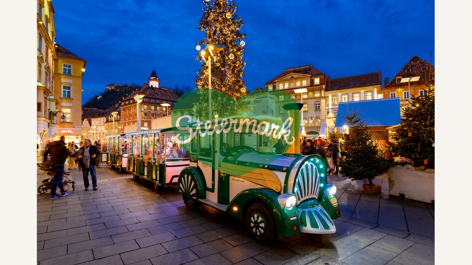 Advent Bummelzug am Grazer Hauptplatz | © Graz Tourismus | Harry Schiffer