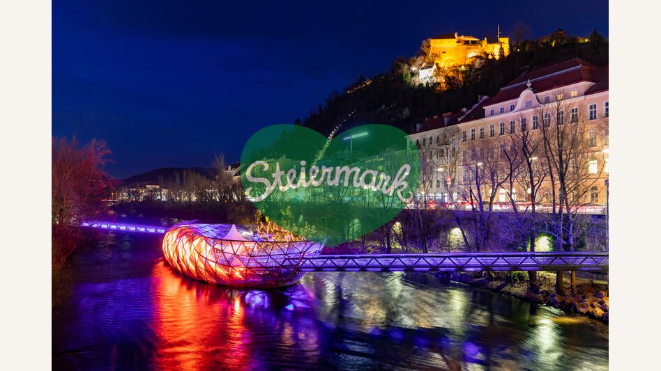 Murinsel mit Grazer Schloßberg | © Graz Tourismus | Harry Schiffer