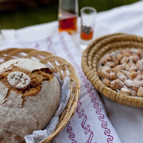 Brot, Almraunggerln und Zirberl | © STG | Tom Lamm
